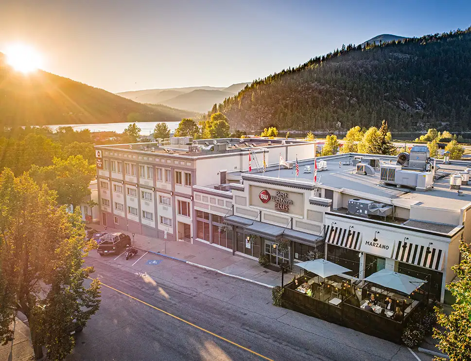 Best Western Plus Baker Street Inn